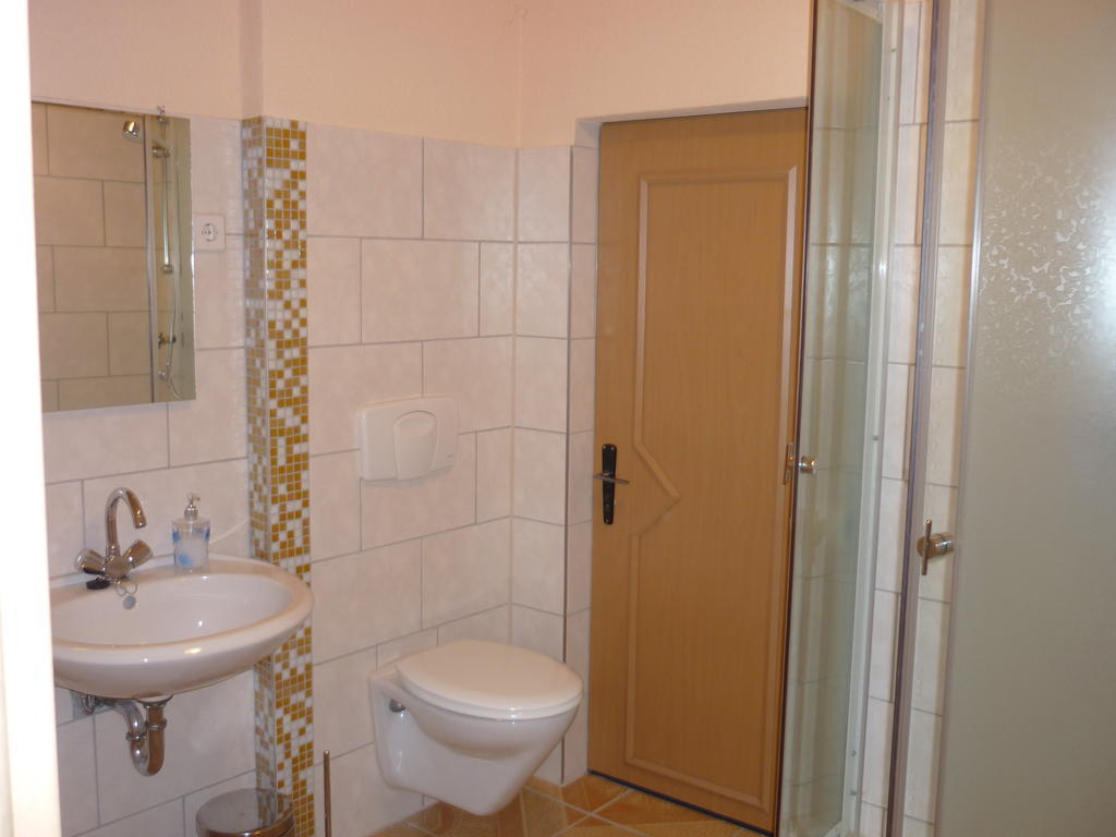 Hueblers-Schlafquartier Hotel Furstenwalde Ruang foto