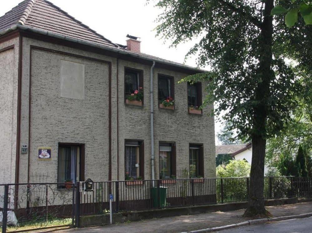 Hueblers-Schlafquartier Hotel Furstenwalde Bagian luar foto